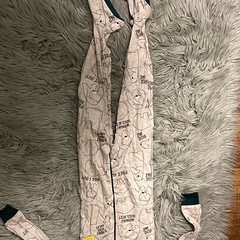 Children’s Place feetie pajamas 3T